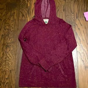 O’HANLAN MILLs maroon Medium speckled sweater hoodie. Warm detailed super cute!